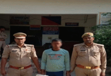 चोरी की मोटर के साथ दबोचा चोर