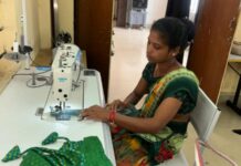 नक्सलवाद का अंधेरा छोड़ शर्मिला ने थामी स्वावलंबन की सुई