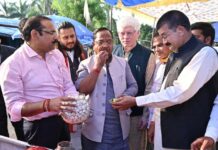 छत्तीसगढ़ बनेगा मखाना हब : कृषि मंत्री रामविचार नेताम ने लिंगाडीह में मखाना सेंटर का किया अवलोकन