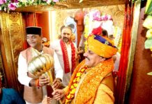 मुख्यमंत्री डॉ. यादव ने छोला क्षेत्र में खेड़ापति हनुमान जन्मोत्सव पर की पूजा-अर्चना