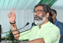 “न जमीन का हक, न शिक्षा में बराबरी” — हेमंत सोरेन का BJP पर हमला