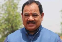 हरीश रावत के ‘राजनीति अवकाश’ पर पार्टी में घमासान, हरक सिंह रावत का तंज