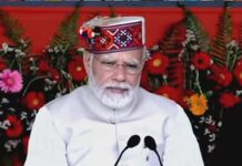 केरल में पीएम मोदी का तीखा हमला: ‘अब गांधी वाली कांग्रेस खत्म