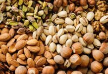 खुश रहने करें सूखे मेवे का नाश्ता