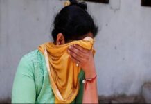 दहेज के दबाव में पति बना दरिंदा, पत्नी को घर से निकाला