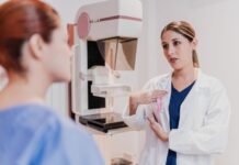 सावधान! ये संकेत हो सकते हैं ब्रेस्ट कैंसर के, समय पर पहचान जरूरी