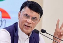 पवन खेड़ा की बढ़ीं मुश्किलें, सुप्रीम कोर्ट ने हाईकोर्ट की जमानत पर लगाई रोक