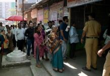 बंगाल में वोटिंग बनी रणभूमि: कहीं बमबाजी, कहीं मारपीट—जानें किन इलाकों में भड़की हिंसा