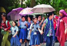 इंदौर में गर्मी का कहर, स्कूलों के समय में बदलाव