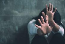 पहले बंधक बनाकर देह व्यापार, अब समझौता न करने पर धमकी