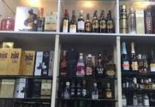 भोपाल में शराब दुकानों की शिफ्टिंग पर बवाल, लोगों ने जताया विरोध