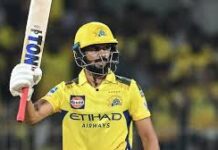 CSK का बड़ा फैसला गलती साबित? सैमसन-ऋतुराज को ओपनिंग में क्यों नहीं