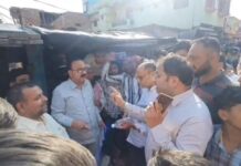 रामनगर में अतिक्रमण पर बुलडोजर कार्रवाई, कांग्रेस नेता और ईओ के बीच बहस तेज