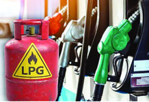 देश में कच्चे तेल की कमी नहीं, लोगों से अपील- ज्यादा खरीददारी से बचें