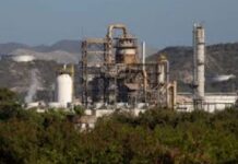 क्रूड कीमतों के उतार-चढ़ाव के बीच देश में पेट्रोलियम सप्लाई सामान्य: सरकार