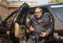 शशि थरूर और मनीष तिवारी को मिला कांग्रेसी नेता का साथ