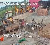 Mhow में कुत्ते का आतंक, CCTV में कैद हमला; 5 लोग घायल