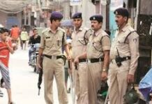 बेटे की बीमारी से जूझता परिवार, तीन लोगों की संदिग्ध मौत से इलाके में सनसनी