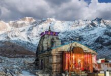 केदारनाथ मंदिर के कपाट कल सुबह 8 बजे खुलेंगे, दुल्हन सा सजा धाम