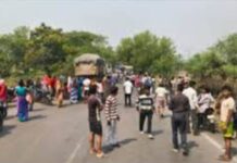तेज रफ्तार ट्रेलर का कहर, महिला की मौके पर मौत; आक्रोशित लोगों ने किया चक्काजाम