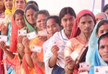 11 बजे तक 40% मतदान, भारतीय जनता पार्टी-तृणमूल कांग्रेस समर्थकों में झड़प