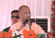 पश्चिम बंगाल में गरजे सीएम योगी, बोले- टीएमसी के गुंडों का ‘यूपी मॉडल’ से होगा इलाज