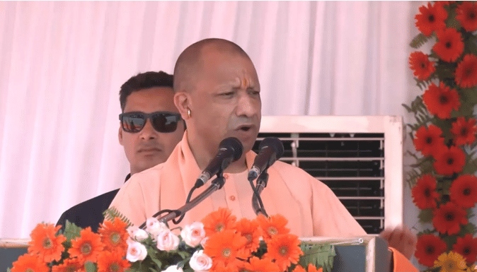 yogi-adityanath_92934dc47759156e.jpg