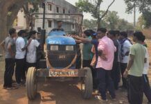बंदूक छोड़ थामा ट्रैक्टर का स्टीयरिंग: नारायणपुर में आत्मसमर्पित नक्सलियों की नई शुरुआत
