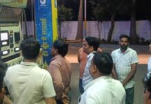 अनियमितता मिलने पर खरसिया का वंदना पेट्रोल पंप सील