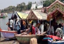नाव में क्षमता से ज्यादा सवारियां? लाइफ जैकेट की कमी से बढ़ी चिंता