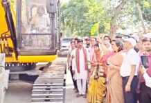 लखनऊ कचहरी पर चला बुलडोजर: हाईकोर्ट के आदेश पर 100 से अधिक वकील चैंबर ध्वस्त