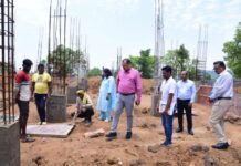प्रभारी सचिव ने शासकीय महाविद्यालय धनोरा के निर्माणाधीन भवन का निरीक्षण किया