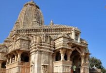 चित्तौड़गढ़ का वो रहस्यमयी मंदिर जहां आज भी गूंजती है मीरा बाई की कृष्ण भक्ति, दीवारें सुनाती हैं कहानी