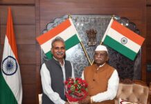 राज्यपाल से नव नियुक्त कुलगुरु प्रो. मदन सिंह राठौड ने की शिष्टाचार भेंट