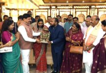 मुख्यमंत्री डॉ. यादव ने केंद्रीय मंत्री डॉ. वीरेंद्र कुमार के पुत्र- पुत्रवधू को दिया सुखद दाम्पत्य जीवन का आशीर्वाद