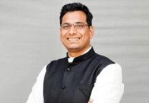 विरोध प्रदर्शन के बाद विधायक देवेंद्र यादव और समर्थकों की बढ़ीं मुश्किलें