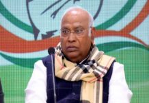 ‘तेल सस्ता, फिर भी जनता परेशान’, खड़गे ने सरकार पर साधा निशाना