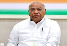 केरल में CM रेस तेज, खड़गे के फैसले पर टिकी सबकी नजरें