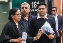 चुनाव बाद हिंसा मामले में हाई कोर्ट पहुंचीं ममता बनर्जी, बदला हुआ अंदाज चर्चा में