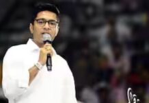 ‘संवैधानिक मूल्यों की रक्षा करेंगे’: अभिषेक बनर्जी ने ममता बनर्जी के नेतृत्व पर जताया भरोसा