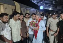 PM मोदी की अपील पर ट्रेन से दमोह पहुंचे मंत्री, बोले- देशहित में डीजल बचाना जरूरी