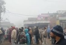 सड़क हादसे के बाद मचा हड़कंप, हाईवे पर लगा लंबा जाम