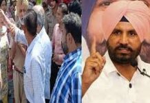 वोटिंग के दिन पंजाब में सियासी घमासान, कांग्रेस नेता पर हमले से विवाद तेज