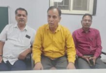 शिकायत सुलझाने के लिए मांगी रिश्वत, लोकायुक्त ने दबोचा अधिकारी