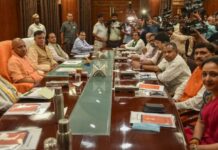 उत्तर प्रदेश मंत्रिमंडल विस्तार के जरिए जातीय और क्षेत्रीय समीकरण साधने की तैयारी