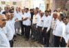 निबंधन कार्यालयों के निजीकरण के विरोध में तीसरे दिन भी हड़ताल जारी, एसडीएम को सौंपा ज्ञापन