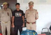 देशी शराब तस्कर गिरफ्तार तीस क्वार्टर अवैध देशी शराब बरामद