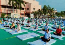 अच्छे शारीरिक और मानसिक स्वास्थ्य के लिए रोज करें योग – अरुण साव