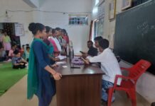 पुनर्वासित युवाओं को मिला स्वास्थ्य सुरक्षा का संबल
