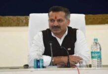 अम्बिकापुर: समय-सीमा बैठक में अपर कलेक्टर ने विभागों की कार्यप्रणाली परखी